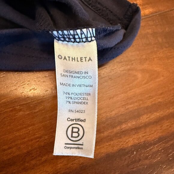 Athleta Women's Essence Twist Top Activewear Size S Yoga Workout‎ Thumbholes - Picture 9 of 11